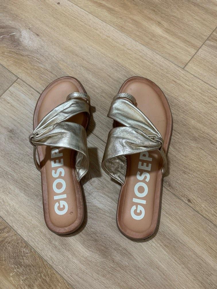 Gioseppo Gold sandals leather