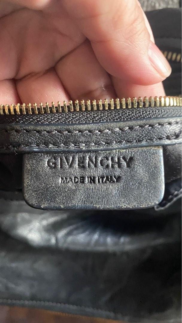 Givenchy (Category: Luxury Bags & Wallets) located in Makati City. Submitted by fabiloushop (Listing ID 1190131267, Image 3). Description: Givenchy Pandora Coded No underzip label Authentic Leather Comes with sling No issues signs of use only From Korea supplier last Sale .