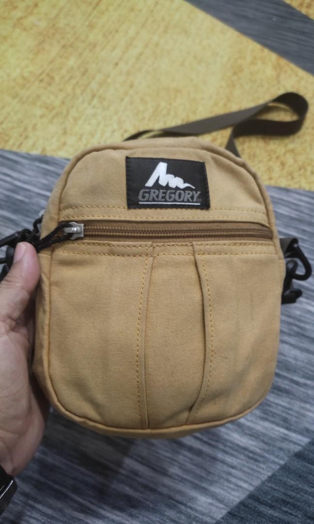 Gregory (Category: Sling Bags) located in Rawang. Submitted by azamtechnician (Listing ID 1190835240, Image 2). Description: - sling bag Gregory - item original - item select - item collection - condition 8/10 - Rm 180 - postage Sm Rm 10 Ss RM 15 - Cod BTP Rawang Selangor - whassap 0184649443.