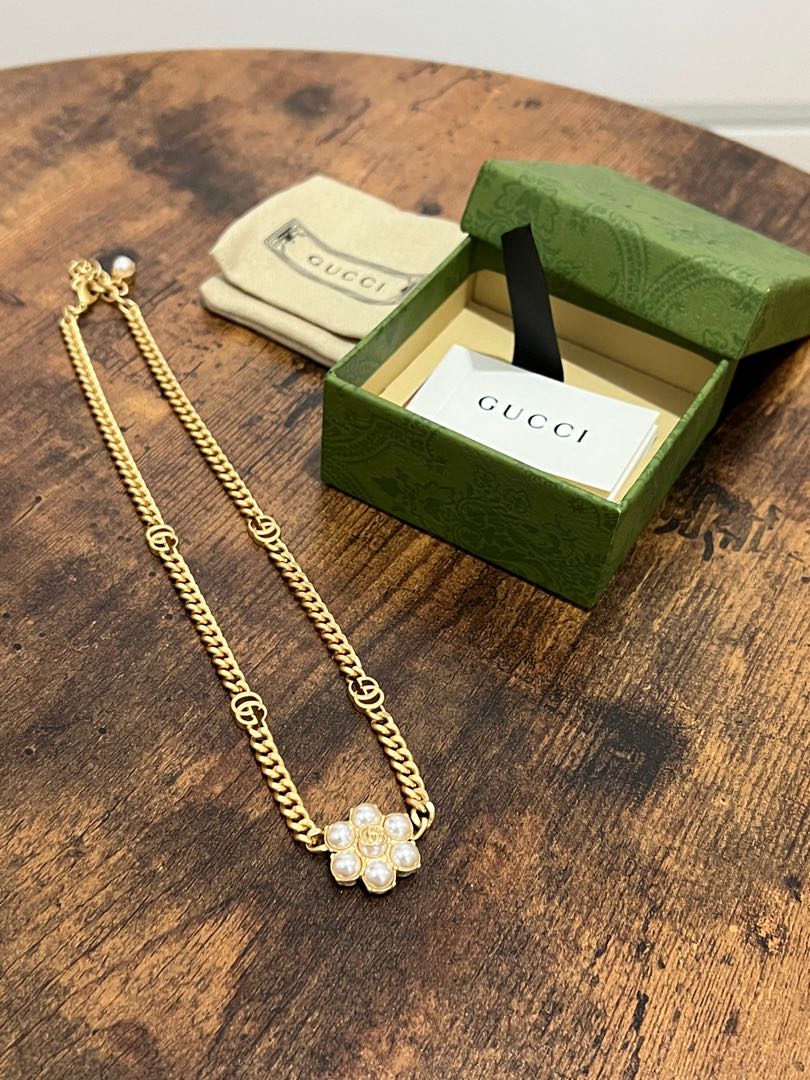 Gucci double outlet g pearl necklace