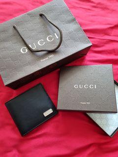 Authentic Gucci Bee Wallet, Men's Fashion, Watches & Accessories, Wallets &  Card Holders on Carousell