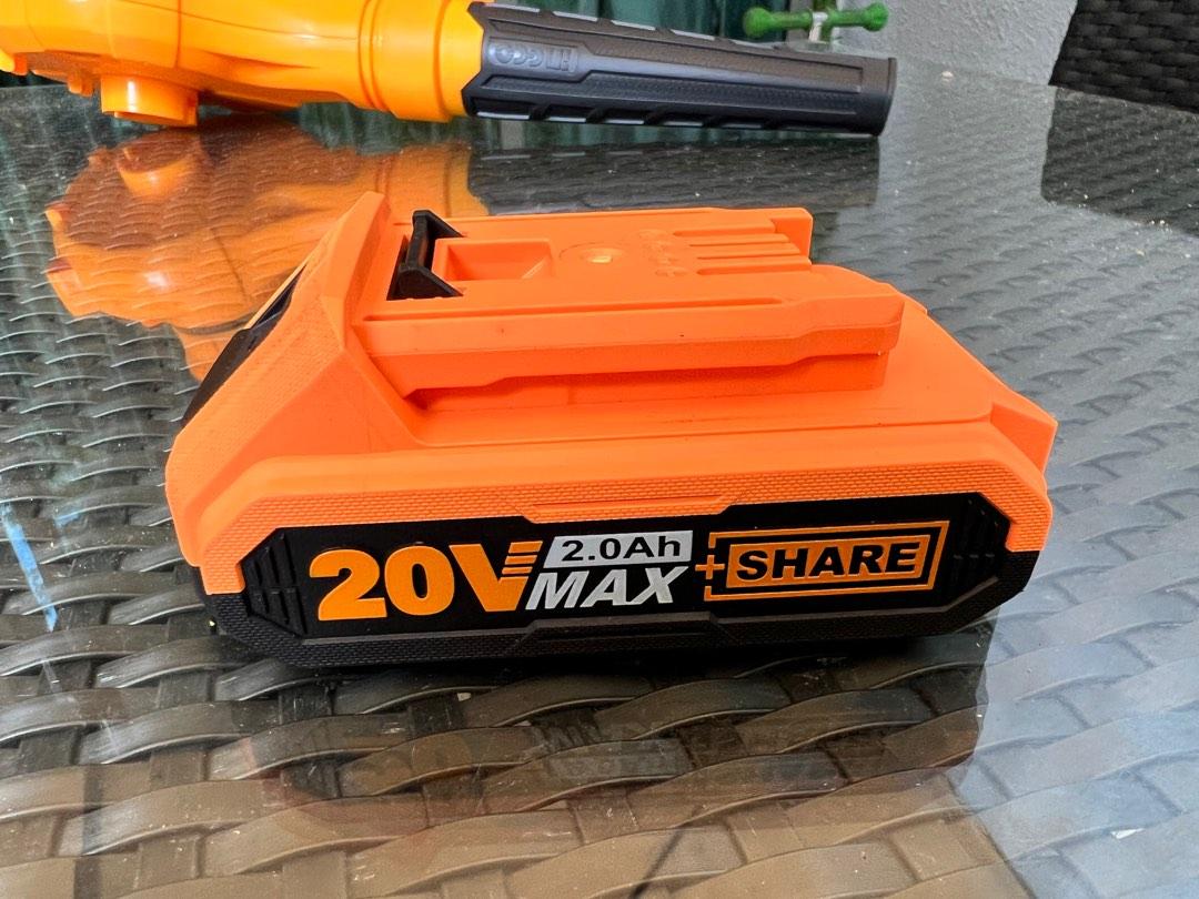 Ingco 20v 2.0Ah battery for cordless power tools like new, Furniture