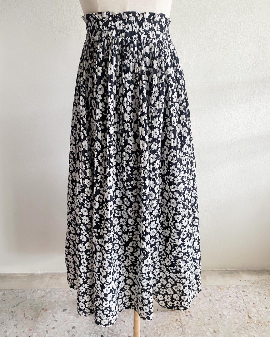 CLANE “OLD FLOWER PLEAT LONG SKIRT” - library.iainponorogo.ac.id
