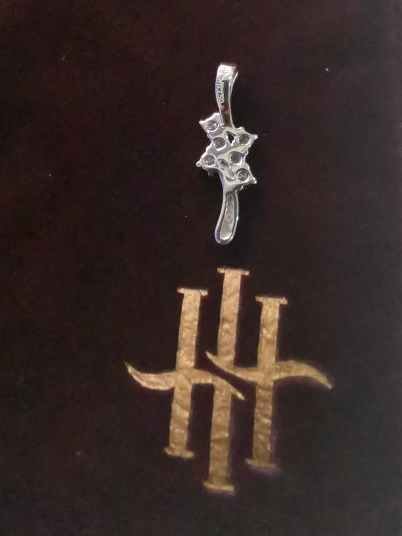 Lee Hwa jewellery WG 750 White Gold with diamond pendant
