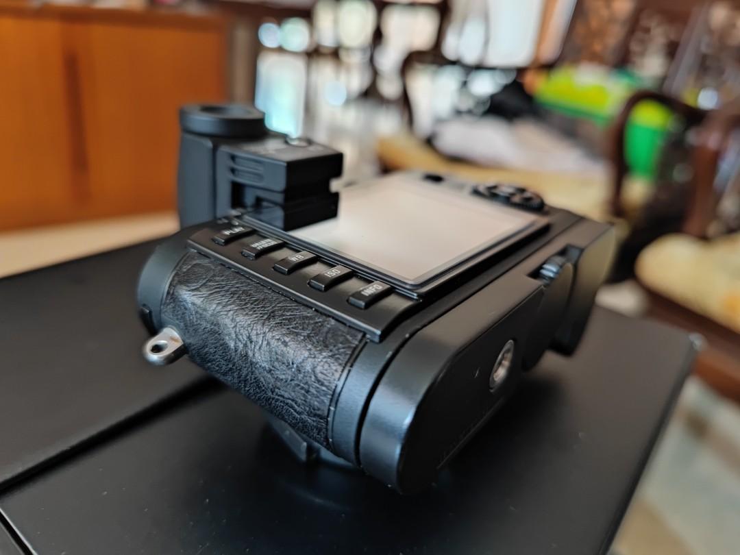 Leica XA2 with grip and OLYMPUS EVF, Photography, Cameras on Carousell