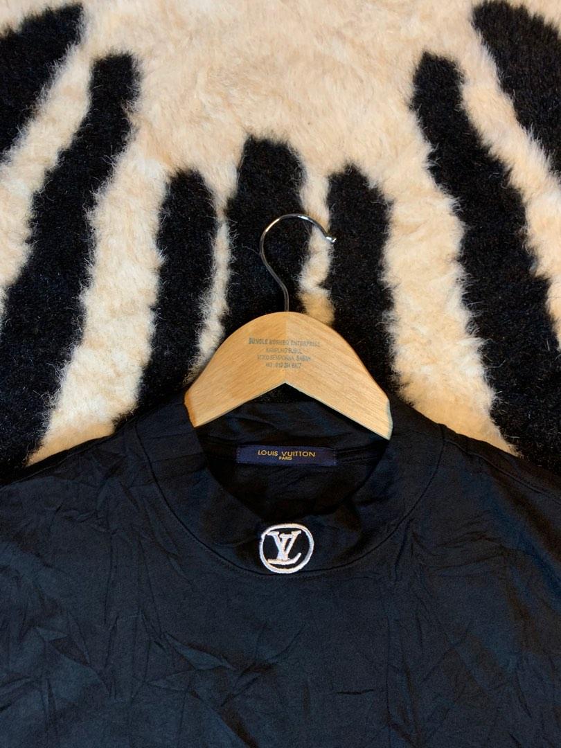 Louis Vuitton Mock Neck Logo Tee (Authentic/Legit), Men's Fashion, Tops &  Sets, Tshirts & Polo Shirts on Carousell