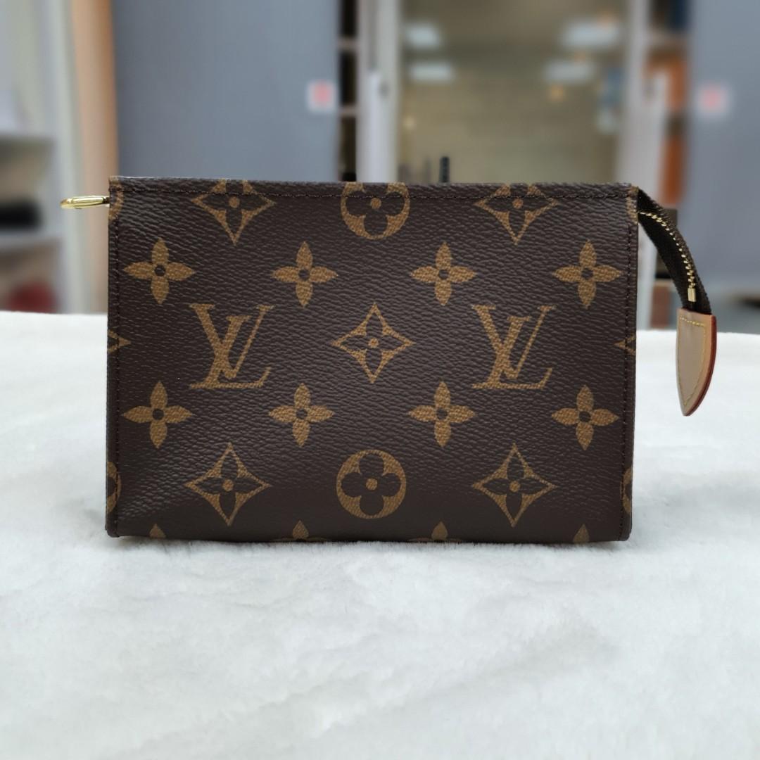 Louis Vuitton Trevi pm, Luxury, Bags & Wallets on Carousell