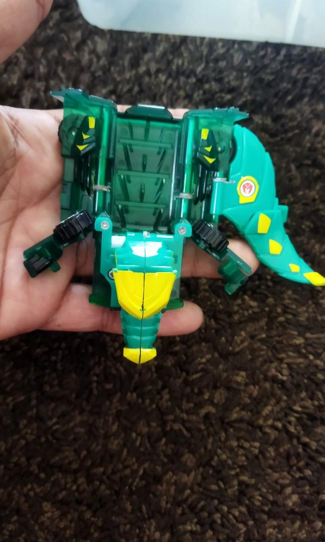 Mecard crocky