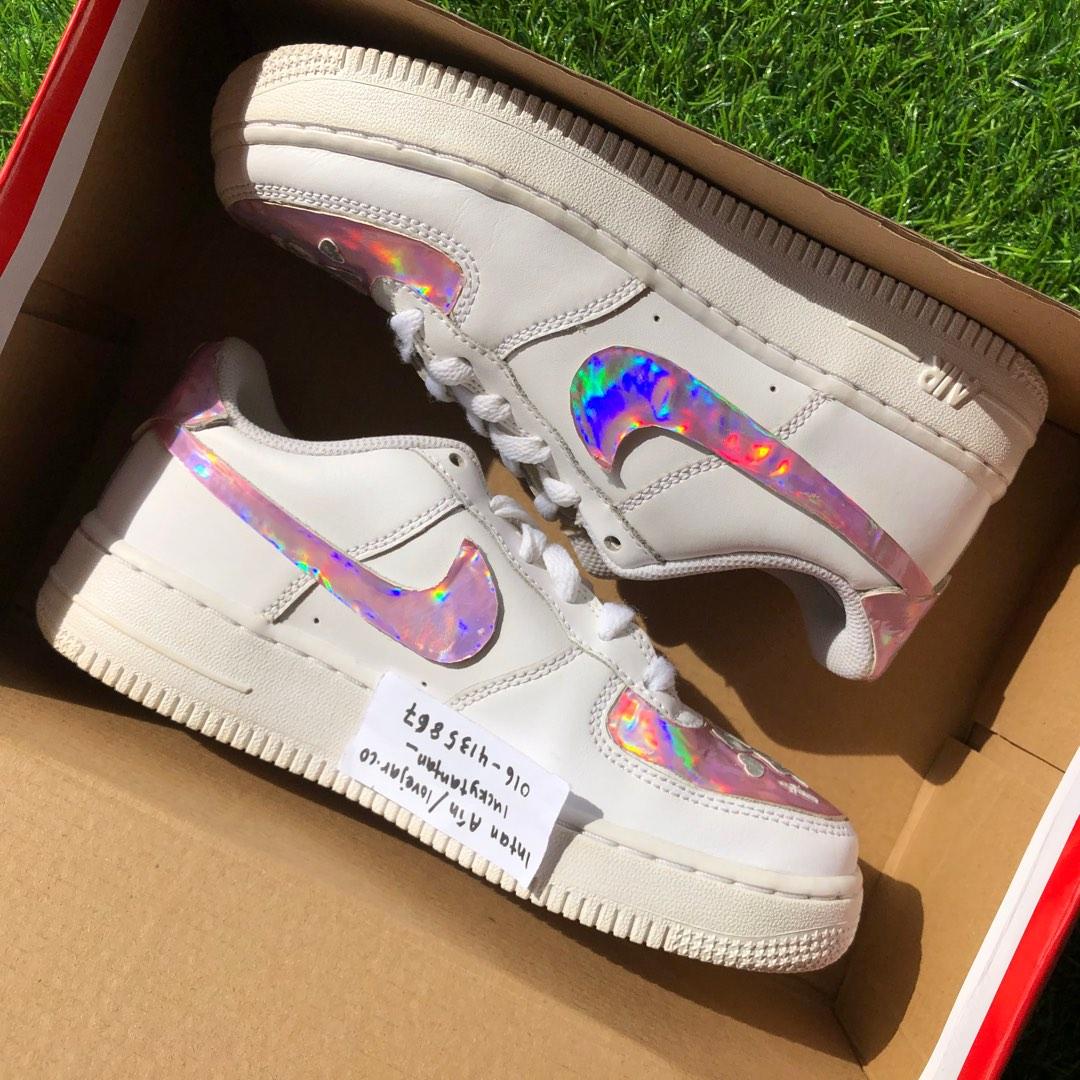 Hologram nike best sale