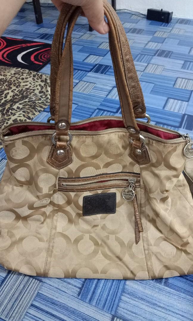 Radley, Women's Fashion, Bags & Wallets, Cross-body Bags On Carousell