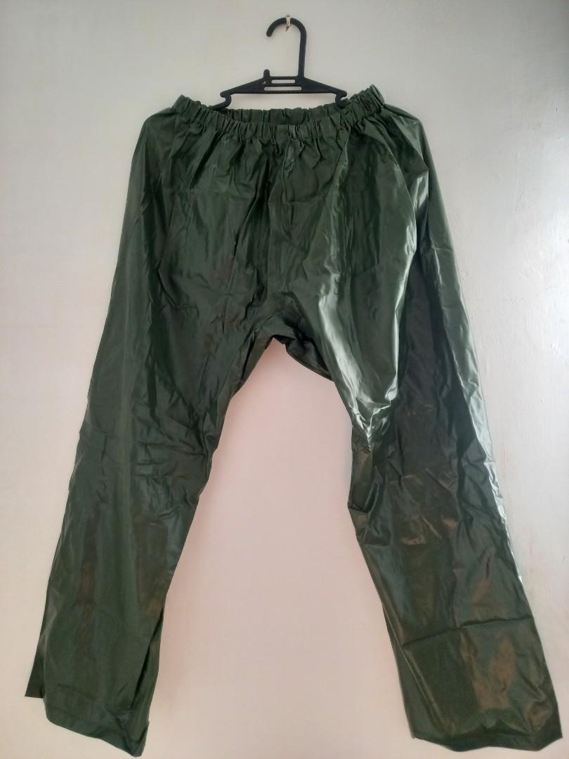 BIKE MOTOR RAINCOAT (Category: Coats, Jackets and Outerwear) located in Pasig City. Submitted by crybbeee (Listing ID 1190883010, Image 1). Description: RAINCOAT PANTS Never been used- recently purchased as Raincoat set which cost me 400php Onesize, L 38in shipping via Grab/LBC.