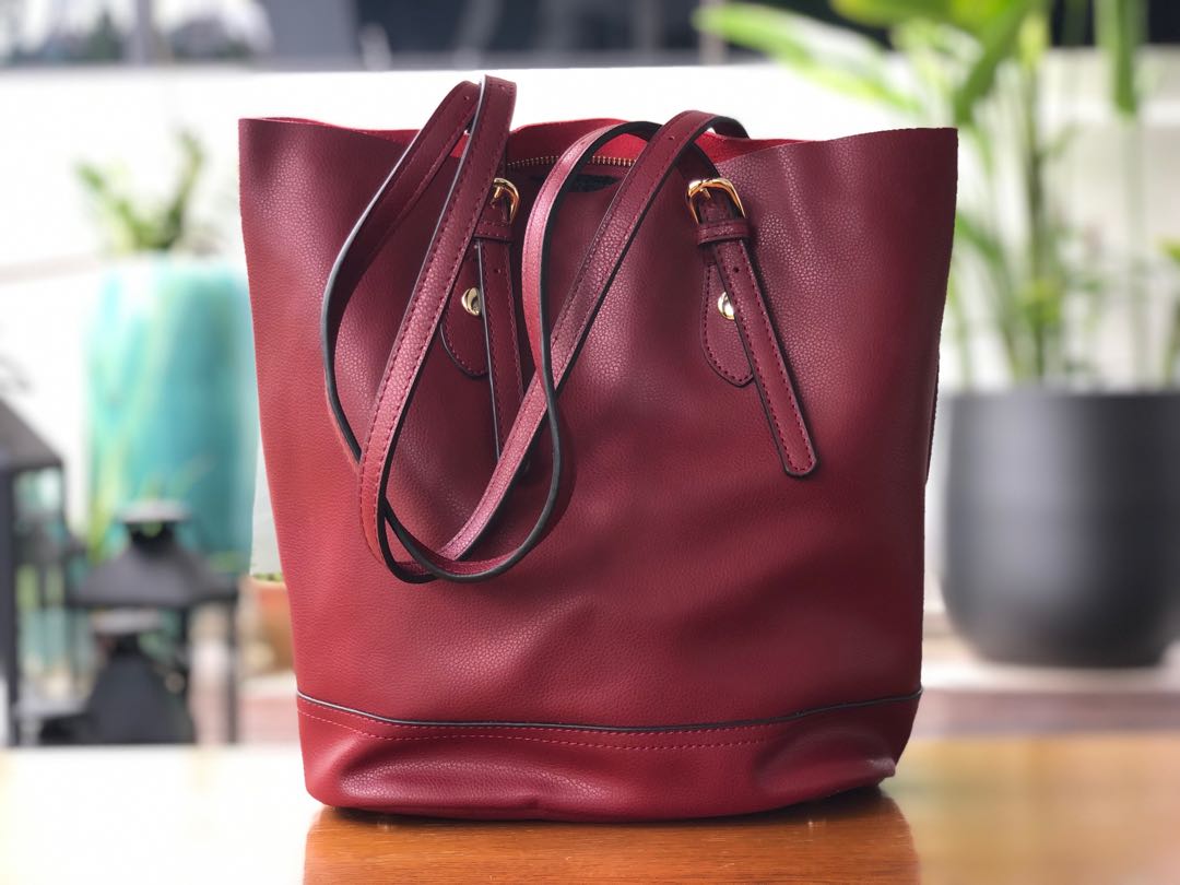 Red leather tote best sale handbag