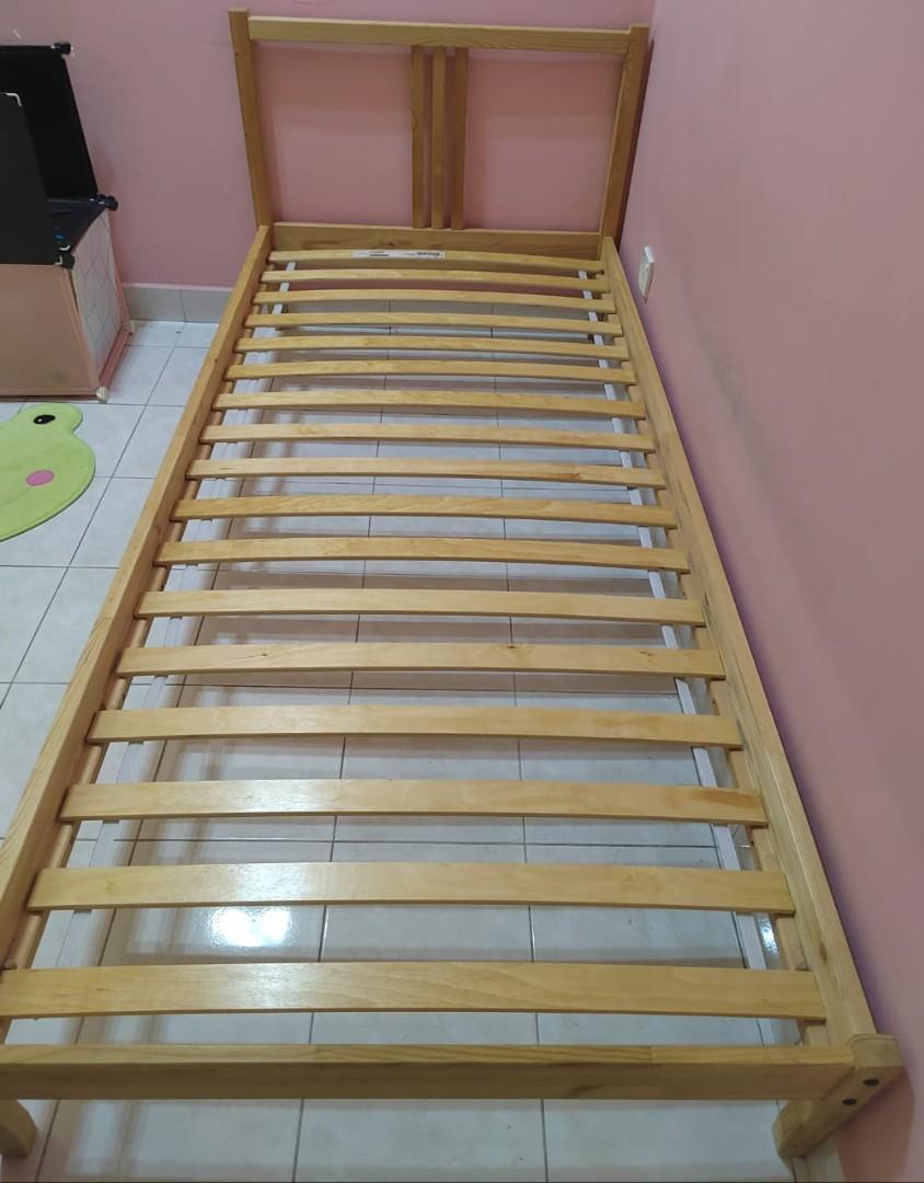 RM150 BEDFRAME (Category: Bed Frames & Mattresses) located in Singapore. Submitted by teowpeitat (Listing ID 1190809965, Image 1). Description: Used Bed Frame and Bed Based inclusive. original from Ikea. measurement refer to picture..