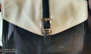 VINTAGE Lucky STINGRAY Shoulder Bag K&K zipper VICTORY HOOK PK 3940 Lion  Head Rivets, Luxury, Bags & Wallets on Carousell