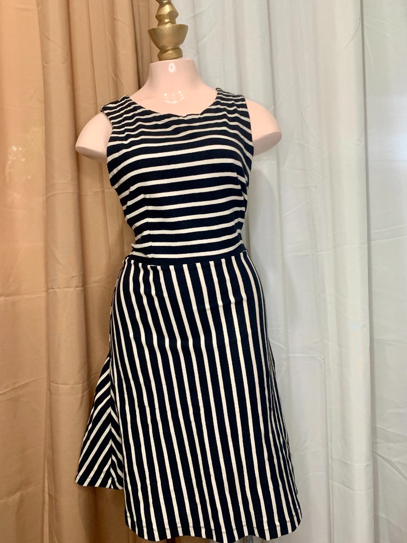 black backless mini dress Size:17.5-36-37 Hale Bob “Nyra” Long fabric_Satin