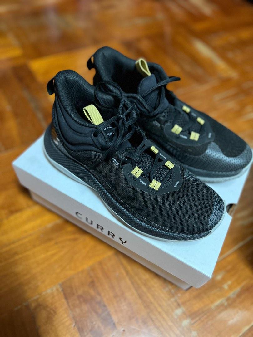 Unisex Curry HOVR Splash Basketball Shoes, 男裝, 鞋, 波鞋 Carousell
