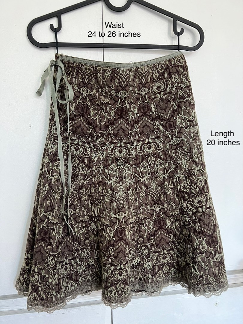 Vintage Lace Skirt, Women's Fashion, Bottoms, Skirts on Carousell