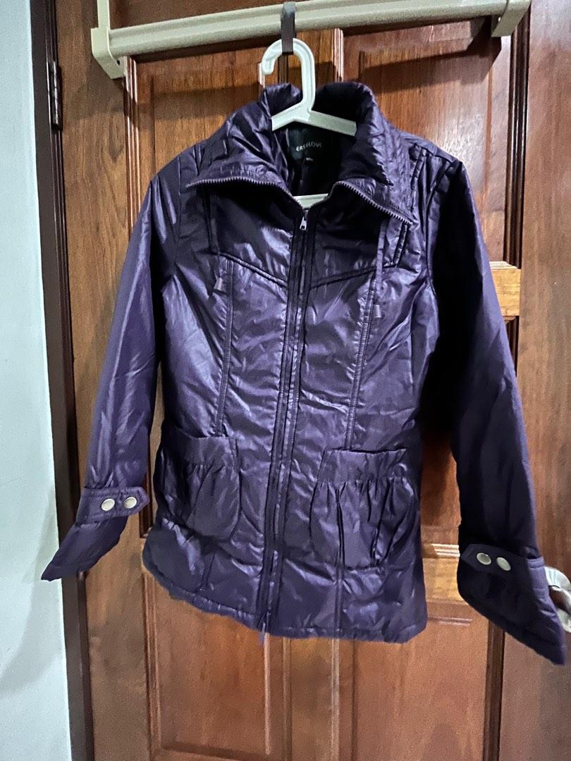 Winter jacket (Category: Coats, Jackets and Outerwear) located in Georgetown. Submitted by Parislover (Listing ID 1190805742, Image 1). Description: Worn for a holiday trip..