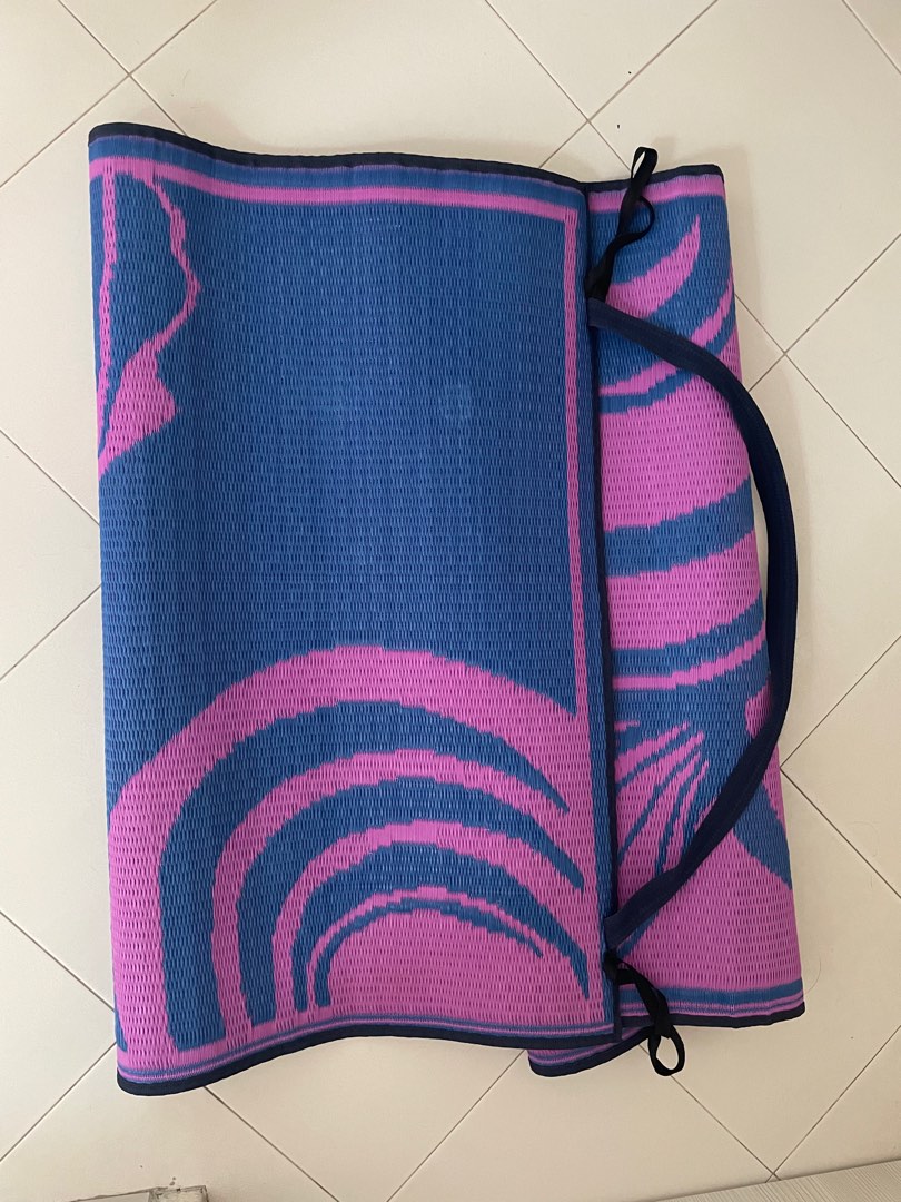 Woven Plastic Mat, Babies & Kids, Bathing & Changing, Changing Mats