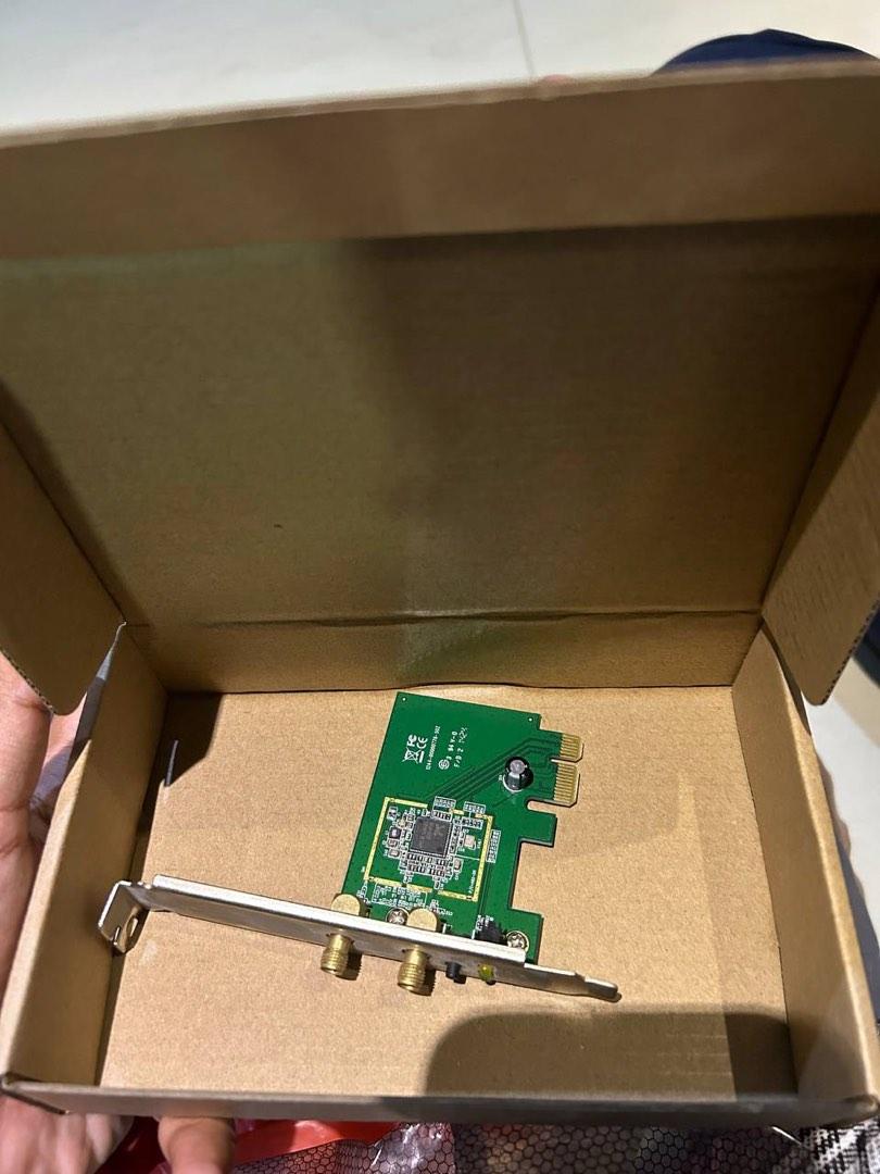 WTS Wireless BASIC Network Adapter (Category: Computer Parts) located in Singapore. Submitted by Murasaki24 (Listing ID 1190799883, Image 1). Description: Letting go from old pc .