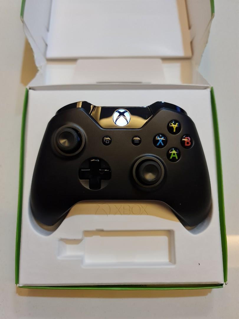 Xbox One Wireless Controller Model 1697, Video Gaming, Gaming ...