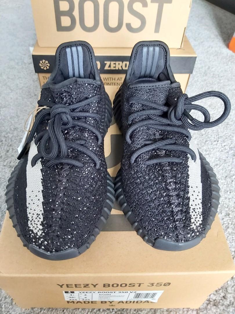 YEEZY 350 OREO, Men's Fashion, Footwear, Sneakers on Carousell