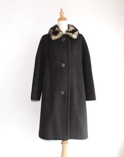 (Category: ) located in . Submitted by vintervintage (Listing ID 1190884539, Image 1). Description: .