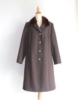 (Category: ) located in . Submitted by vintervintage (Listing ID 1190885124, Image 1). Description: .
