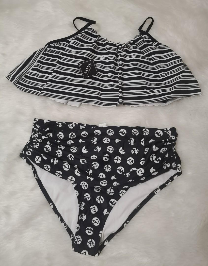 2 piece swimsuit (Category: Bikinis & Swimsuits) located in Cainta. Submitted by ronz05 (Listing ID 1191067748, Image 1). Description: Swimsuit Size 2xl.