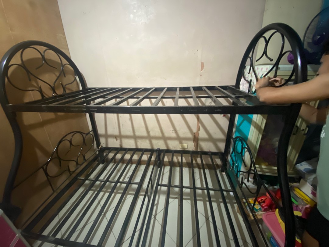 2nd hand queen size bed frame double deck, Furniture & Home Living