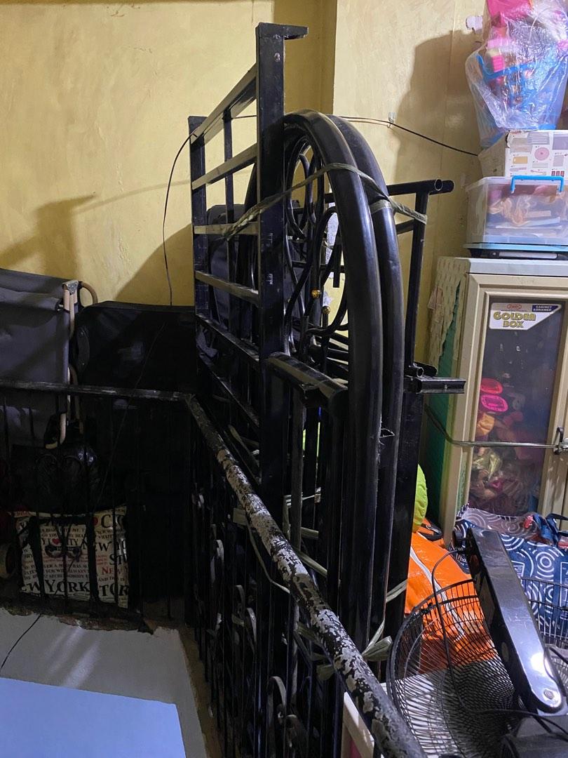 2nd hand queen size bed frame double deck, Furniture & Home Living