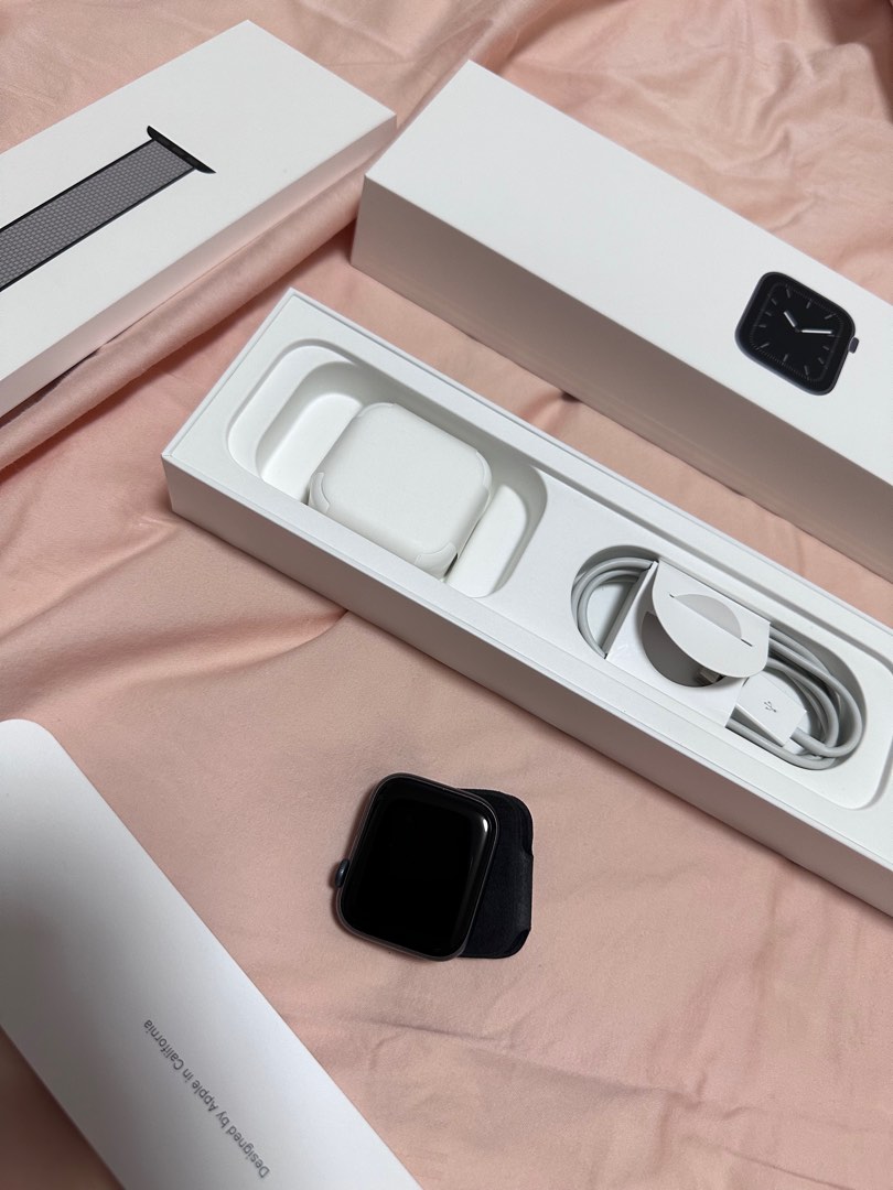 Apple Watch Series 5 44mm Wifi Mobile Phones Gadgets Wearables