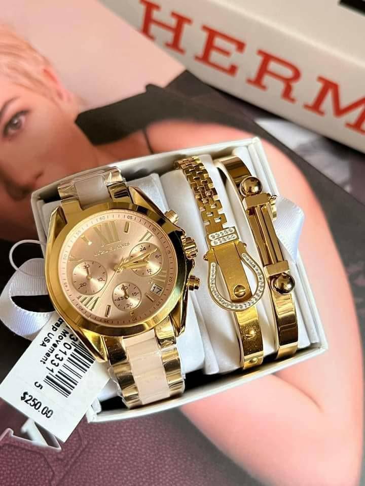 Mua Michael Kors Slim Runway Chronograph Stainless Steel Watch and PVC  Bracelet Set Model MK1056SET trên Amazon Mỹ chính hãng 2023  Giaonhan247