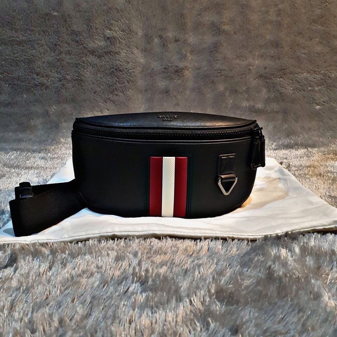Bally Logo Waistbag, Barang Mewah, Tas & Dompet di Carousell