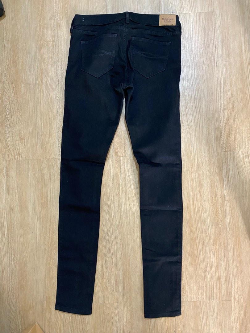 Black Skinny Jeans (Category: Jeans) located in Manila. Submitted by marvellous13 (Listing ID 1190952097, Image 2). Description: No tag 🏷️ Brand new Size 26.