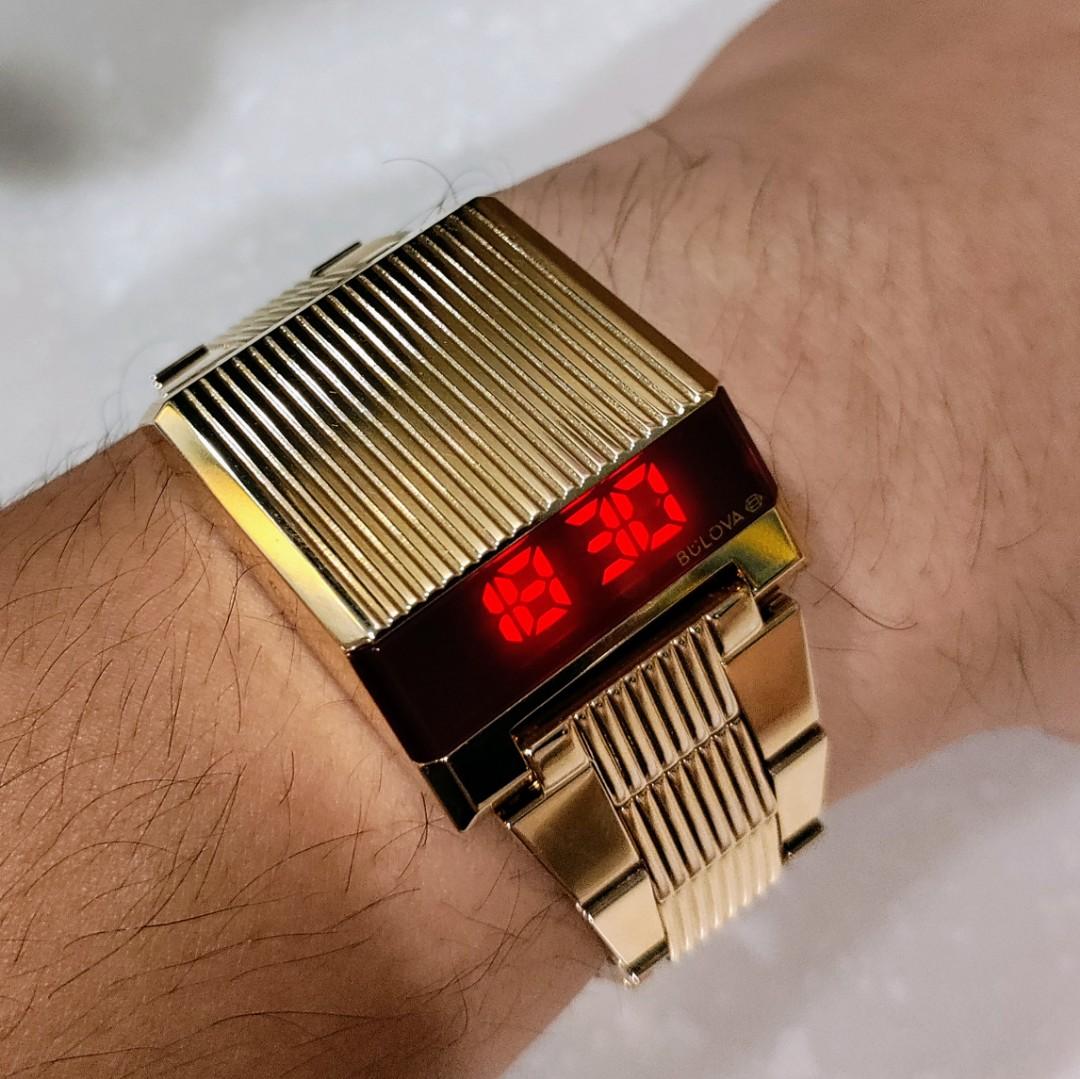 Bulova top computron gold
