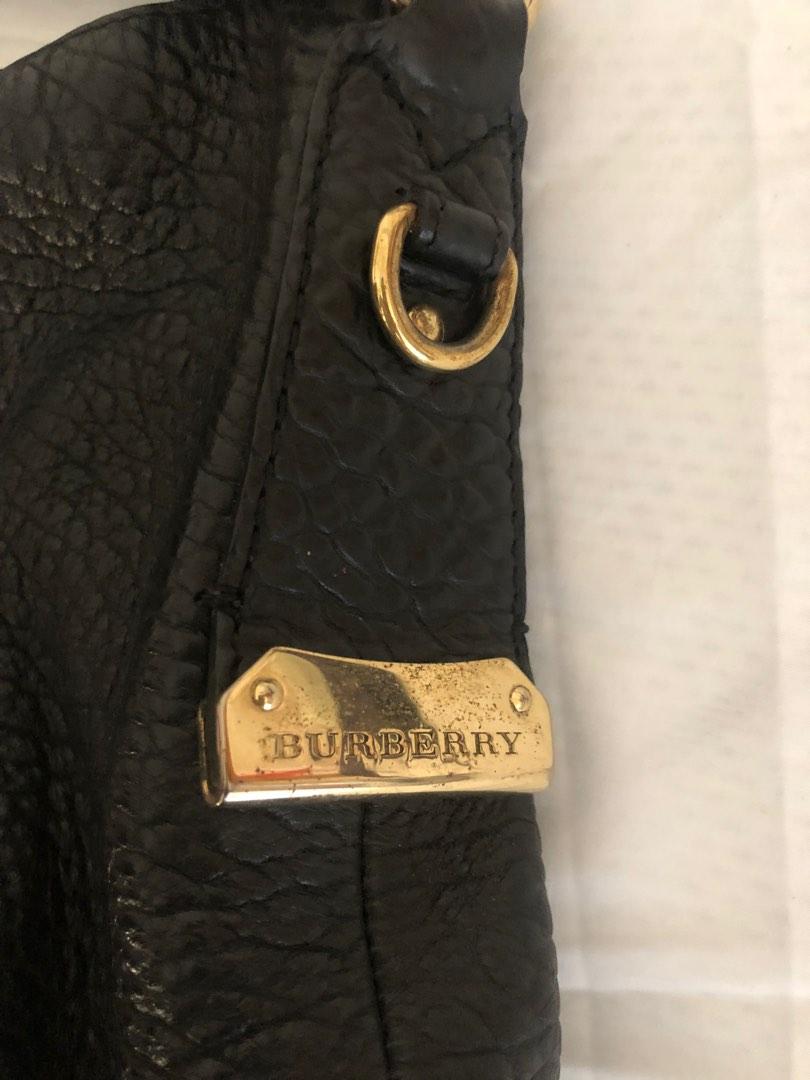 Burberry 2-way Bag (Category: Luxury Bags & Wallets) located in Manila. Submitted by decluttering.princess (Listing ID 1191041168, Image 3). Description: Original No inclusions Detachable sling strap Repriced Evel lower to 4,500 Negotiable Loc: Valero Makati.