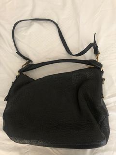 (Category: ) located in . Submitted by decluttering.princess (Listing ID 1191041168, Image 1). Description: .