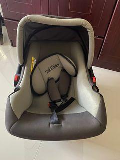 Newborn Carrier/Car Seat