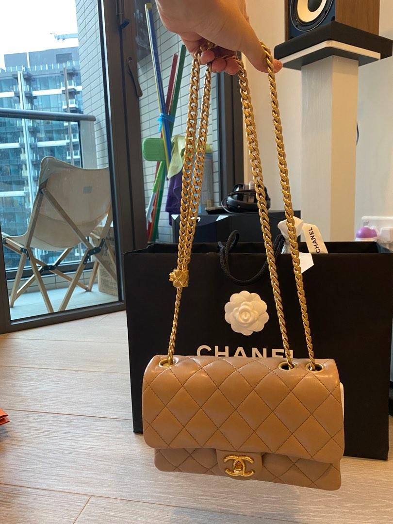 Chanel 22k mini classic flap adjustable strap 全新金柱調節扣奶茶色VIP專屬, 名牌, 手袋及銀包-  Carousell