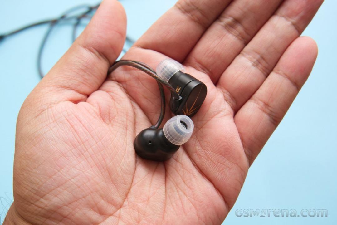 Cheapest WTT WTS Moondrop Chu Hifi Chifi IEM Earbuds Dynamic driver Bass boost modded with mic