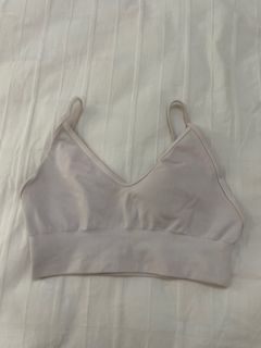 (Category: ) located in . Submitted by oisheeee (Listing ID 1190973897, Image 1). Description: .