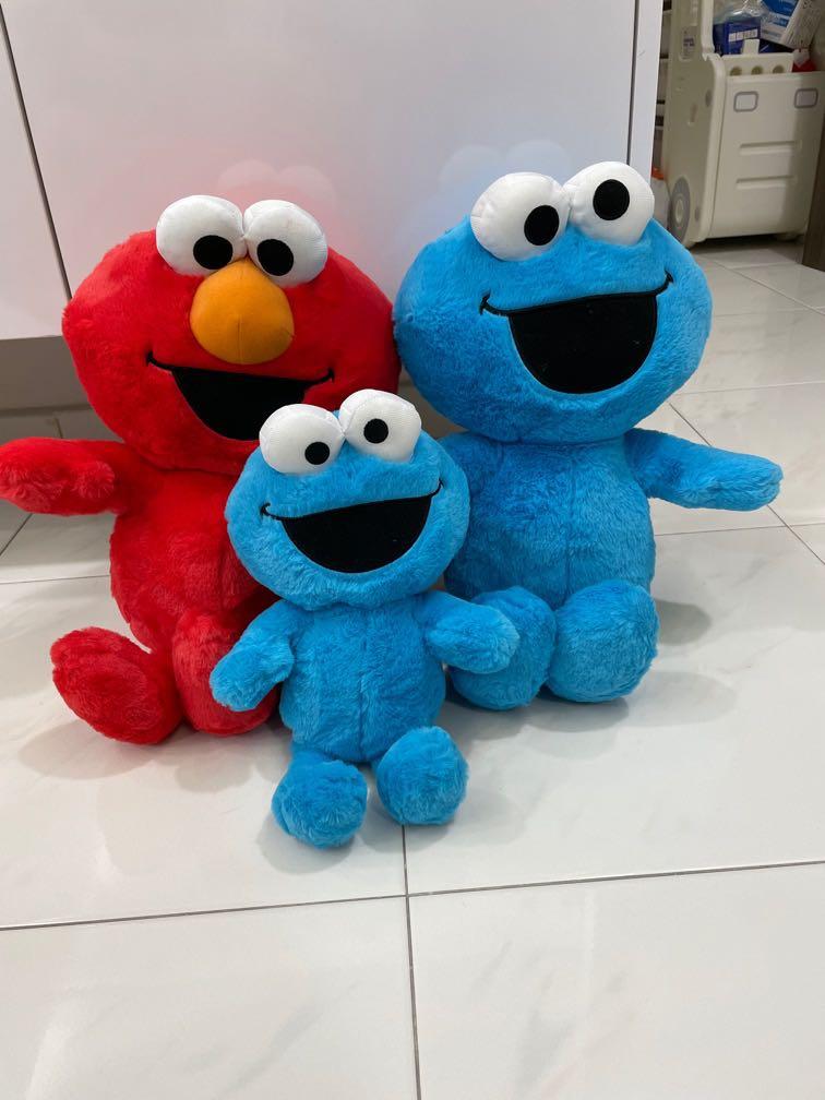 elmo and cookie monster plush