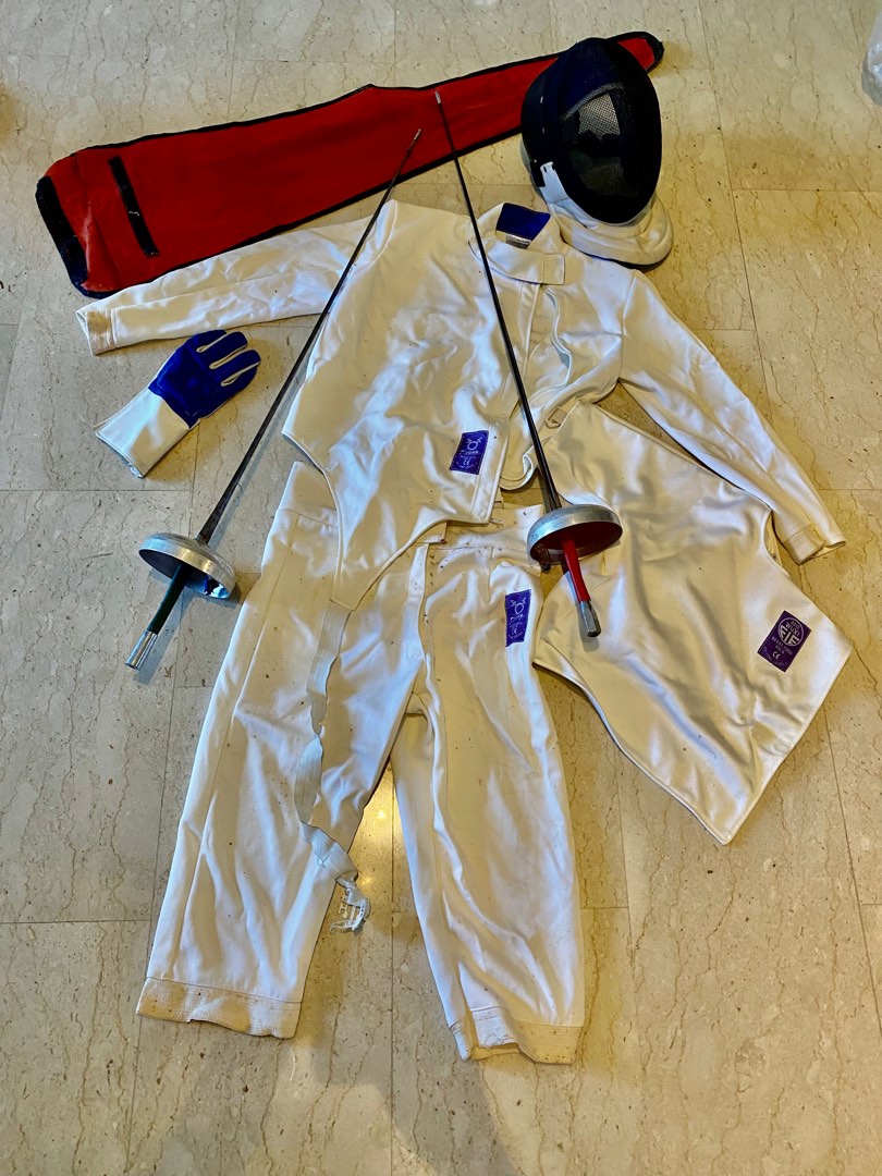 Epee Fencing Equipment and Gear (M size), Sports Equipment, Other