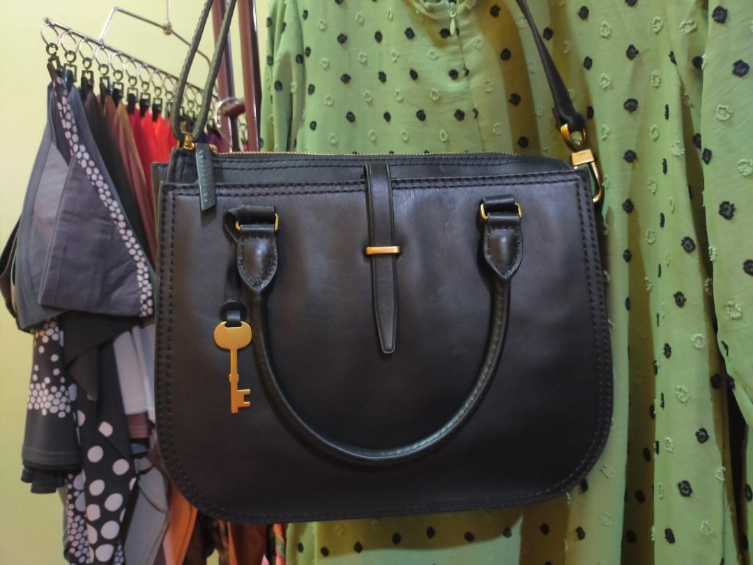 Fossil Ryder black satchel bag wts Women s Fashion Bags