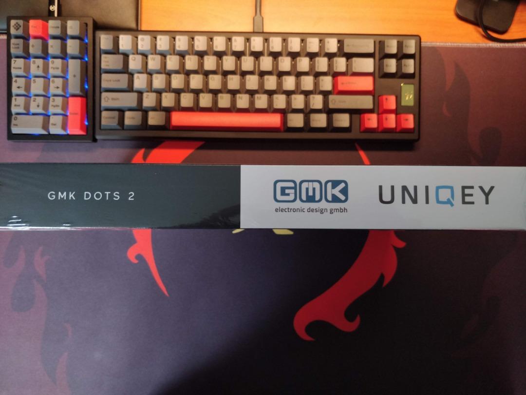 GMK Yuri R2 base kit（MW Commute Keycaps – qwertyqop）