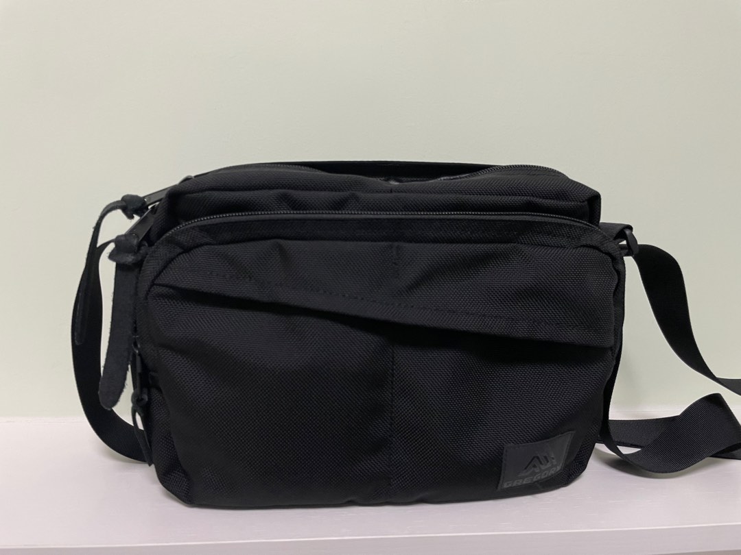 Gregory Mini Shoulder Bag black, 男裝, 袋, 腰袋、手提袋、小袋 Carousell