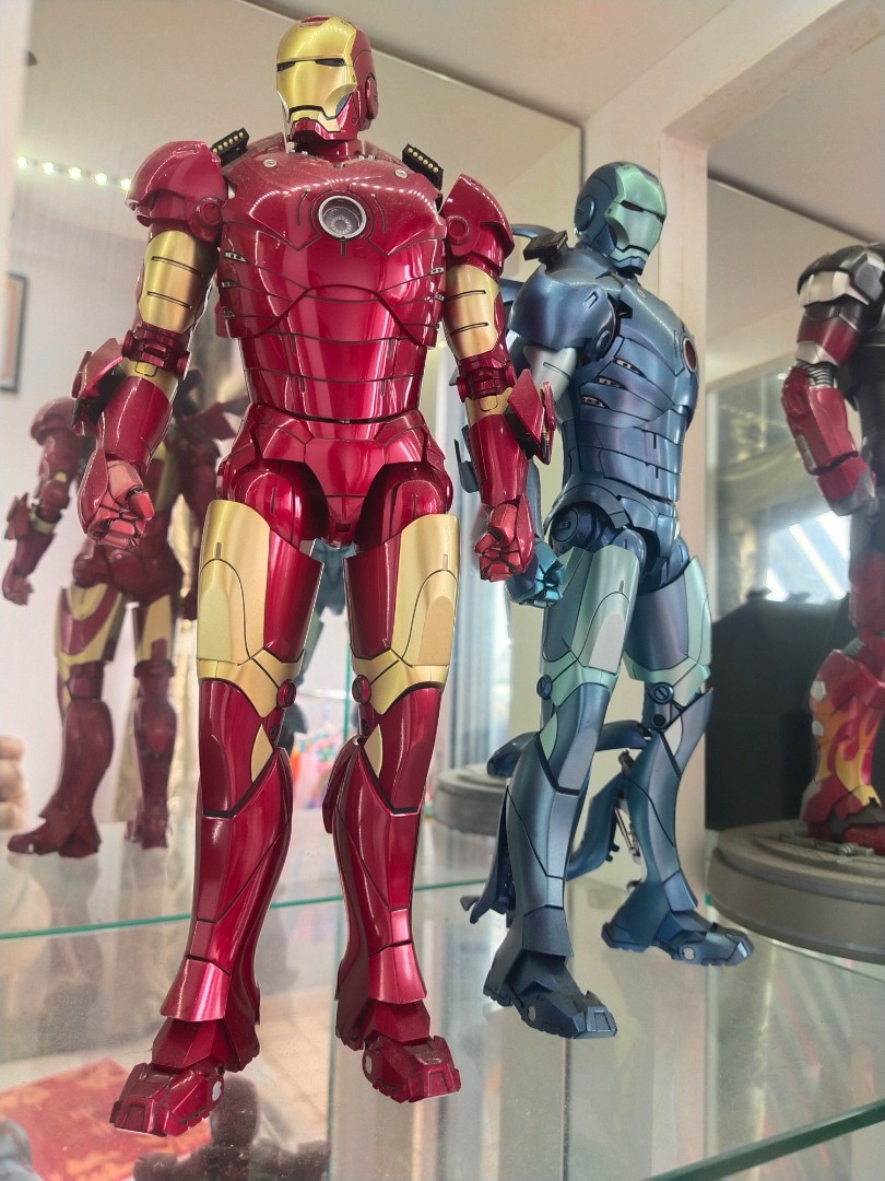 Hottoys Iron Man Set, Hobbies & Toys, Toys & Games On Carousell