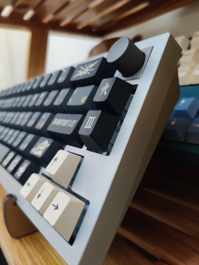 Keychron Q2 Knob Silver w Switches/Keychron Keycap/4 plates/Wrist Rest