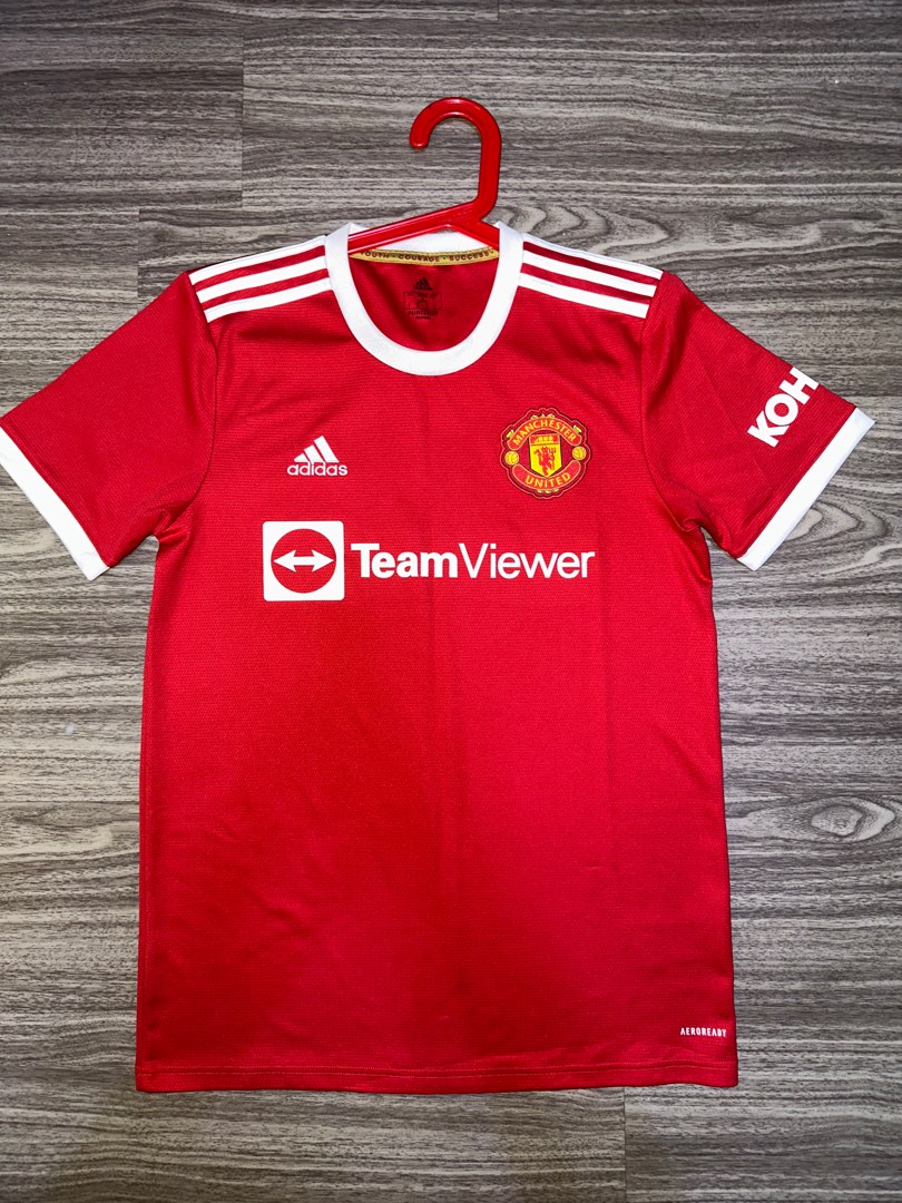 Manchester United jersey, Men's Fashion, Activewear on Carousell